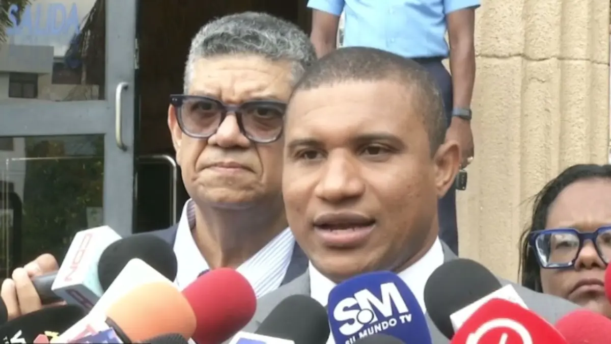 Periodista Varga Vila Riverón presenta querella por difamación contra Ángel Martínez