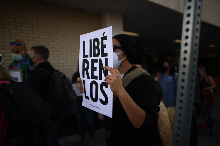 Amnistía Internacional denuncia violaciones de DDHH contra inmigrantes detenidos en EE.UU.