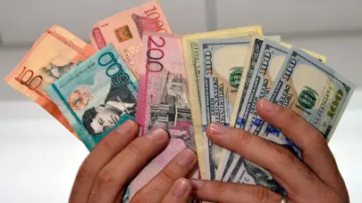 Este viernes el dólar se cambia a 59.34 pesos para la venta
