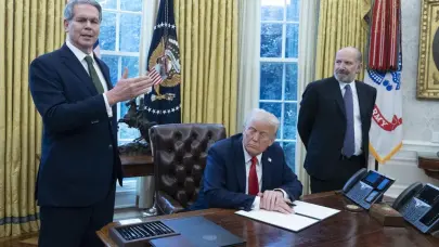 NPR y varias radios públicas demandan al Gobierno de Trump por orden de cortar fondos