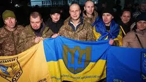 Ucrania sufre el peor ataque ruso en semanas en medio de canje de prisioneros