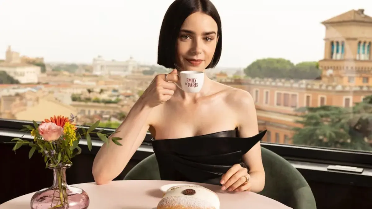 “Emily en París” arrancó el rodaje de la temporada 5 con un sorprendente cambio de imagen