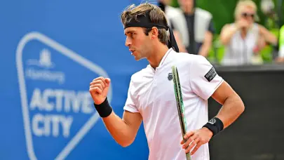 Etcheverry sigue su marcha triunfal en Hamburgo y ya está en semifinales