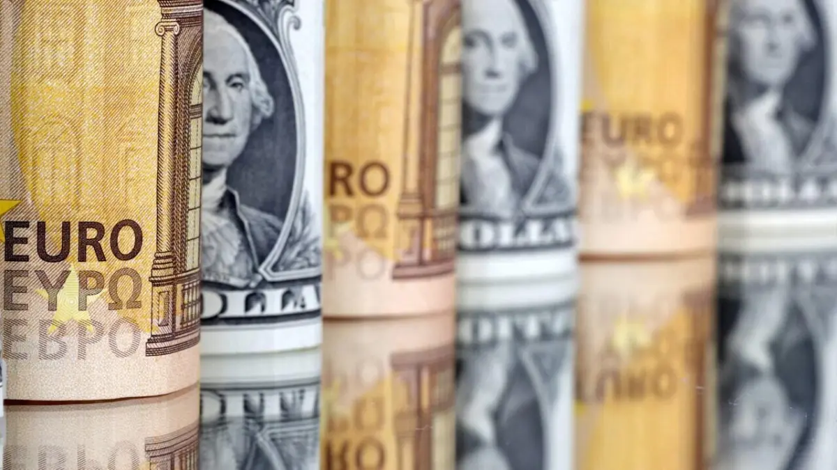 El euro baja a 1,1350 dólares tras datos de EEUU y la baja inflación en Francia