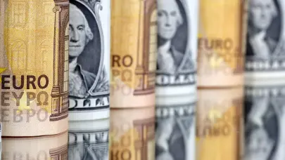 El euro baja a 1,1350 d&oacute;lares tras datos de EEUU y la baja inflaci&oacute;n en Francia