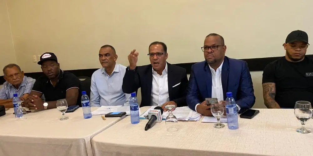 Choferes de FENACHO exigen soluciones a las problemáticas de los conductores públicos