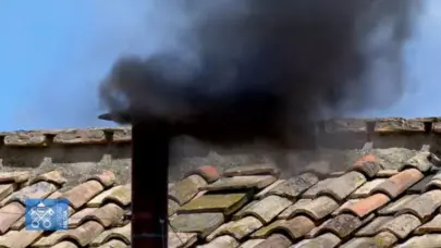 Fumata negra: No se ha elegido papa tras la tercera votación esta mañana