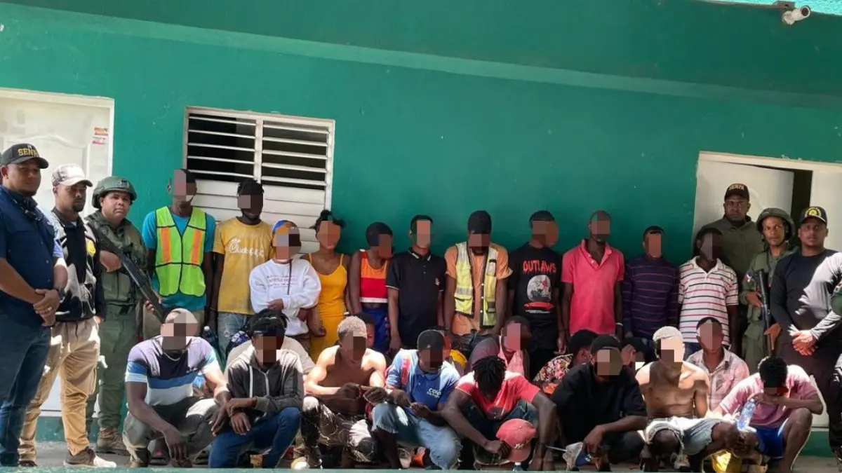 Intervienen construcción ilegal en área protegida de Santiago y detienen a 28 haitianos