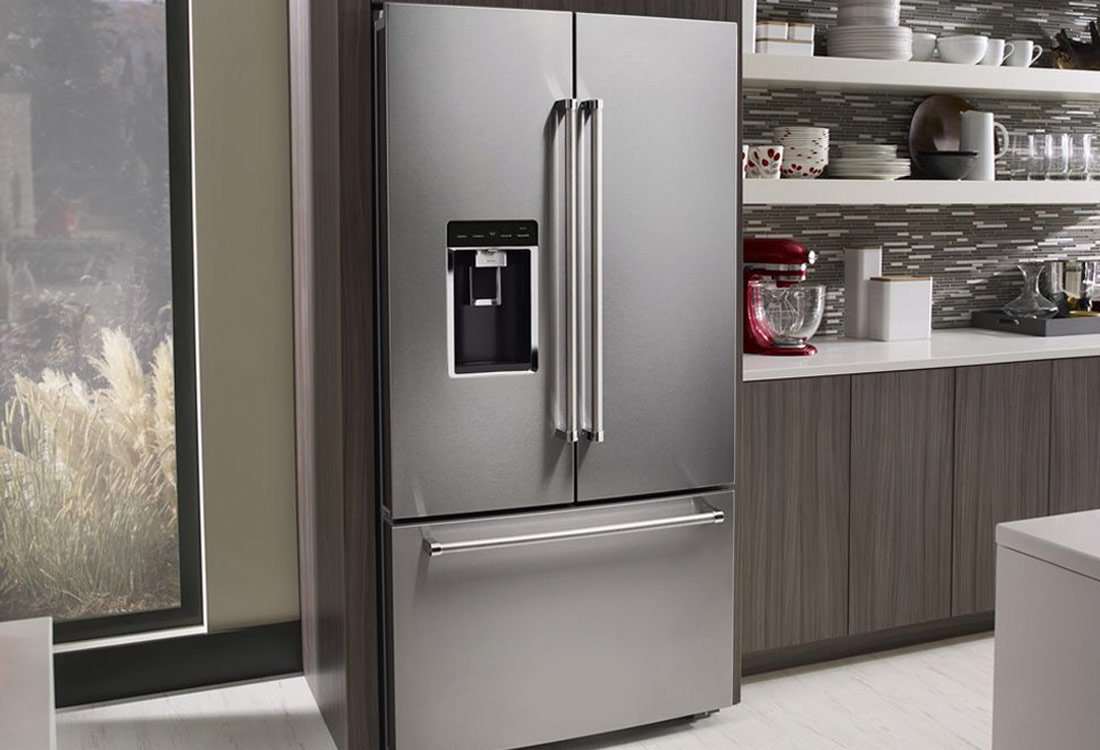 Nevera moderna en cocina elegante