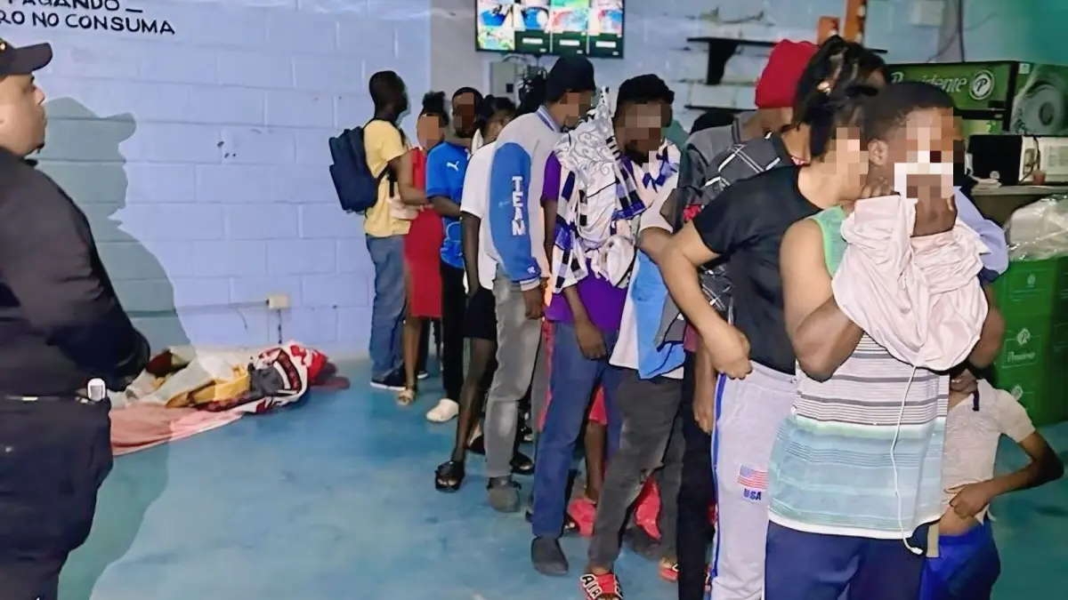 Gobierno de Trump busca expulsar a inmigrantes con antecedentes penales a Ruanda y Libia