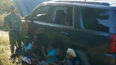 Detienen 12 inmigrantes indocumentados dentro de una jeepeta en Montecristi