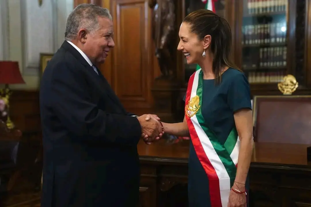 Juan Bolívar Díaz presenta cartas credenciales como embajador ante la presidenta de México