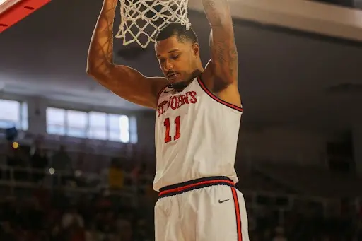 El pívot dominicano Joel Soriano jugará hasta final de temporada en el Valencia Basket