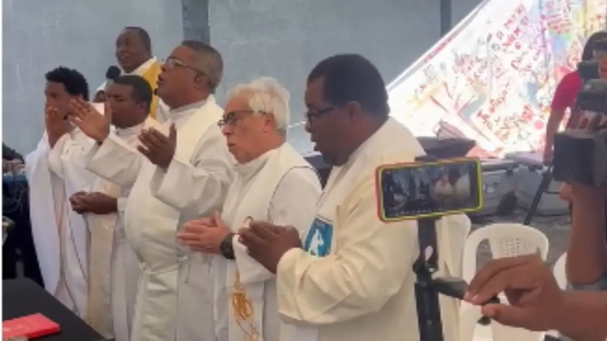 Celebran misa en memoria de víctimas del colapso en el Jet Set en zona cero