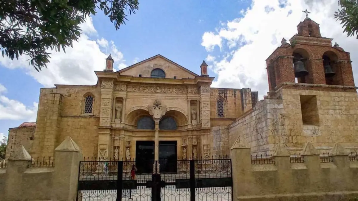 Tocan las campanas en la Catedral Primada de América tras anuncio del nuevo papa