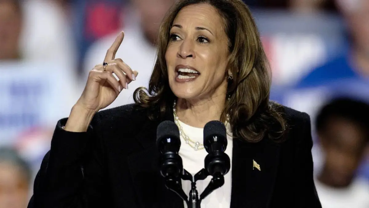 Kamala Harris reaparece y alerta de que EE.UU. está al borde de una «crisis constitucional»