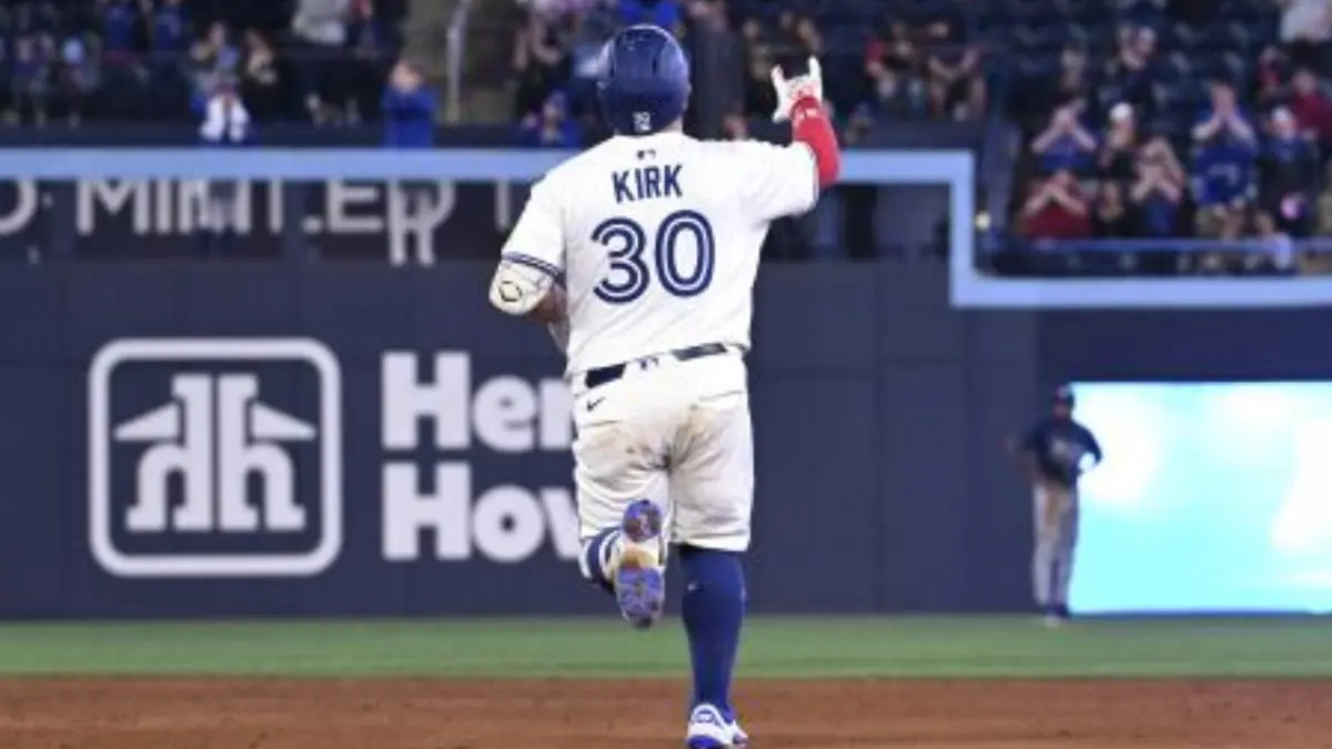 Marte, Vázquez y Kirk comandan el despliegue ofensivo de los latinos en la MLB