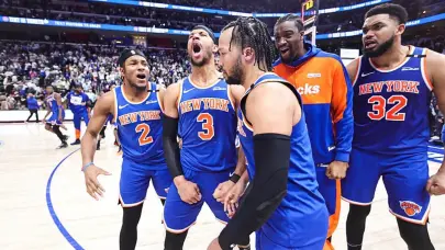 Knicks remontaron una desventaja de 20 puntos y vencen a los Celtics en tiempo extra para colocar serie 1-0