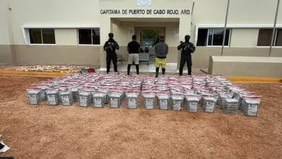 DNCD intercepta lancha con 834 paquetes de droga en Pedernales