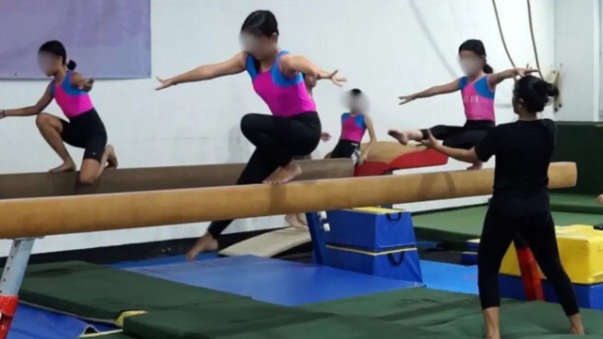 Padres y madres de gimnastas se solidarizan con madre que denunció acoso de entrenador; exigen justicia