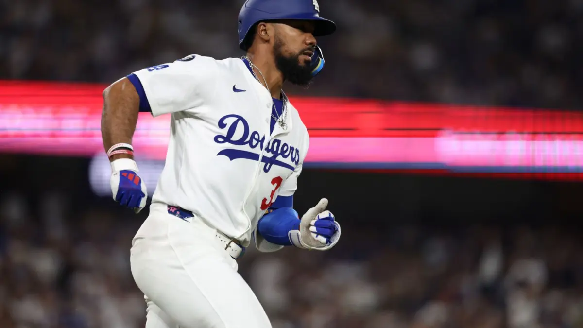 Teoscar Hernández regresa al terreno con los Dodgers tras superar lesión