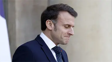 Macron señala a consumidores de drogas de la clase media por alimentar el narcotráfico