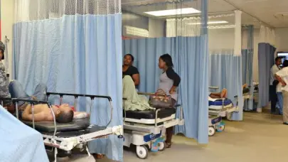 Cientos de pacientes perdieron consultas debido a paro m&eacute;dico