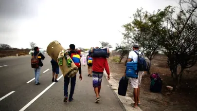 Grupos acusan al Supremo de permitir la mayor deslegalizaci&oacute;n de migrantes en EEUU