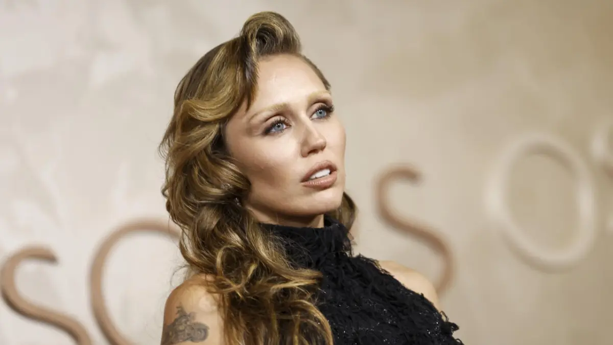 Miley Cyrus adelanta a sus seguidores varios temas de su nuevo álbum que sale el viernes