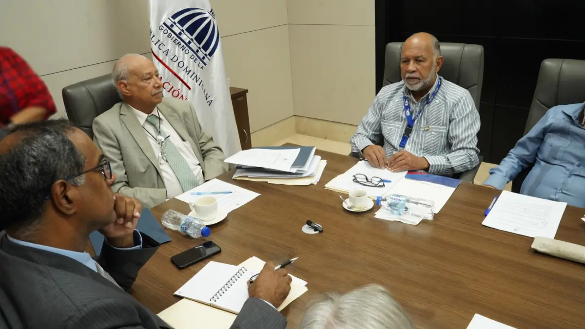 Minerd y ADP coordinan implementación de Evaluación del Desempeño Docente 2025