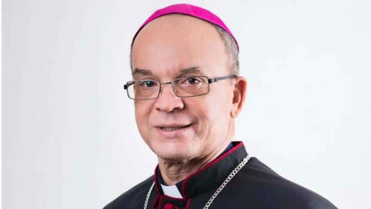 Cada papa responde al tiempo que necesita la iglesia, asegura obispo dominicano