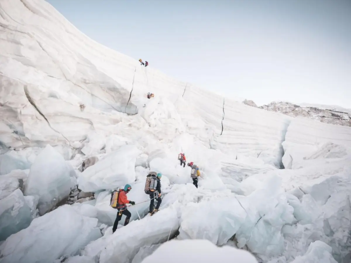 Fallece un escalador filipino en nueva temporada de clima adverso en el Everest