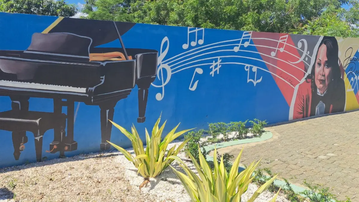 Inauguran mural en honor a Janina Rosado en Santiago Rodríguez
