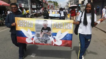 Centenares de personas piden en las calles la liberación de Lyan, un niño secuestrado en Colombia