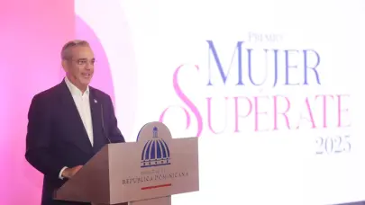 Abinader recomienda a las emprendedoras ser tacañas, para que sus negocios prosperen