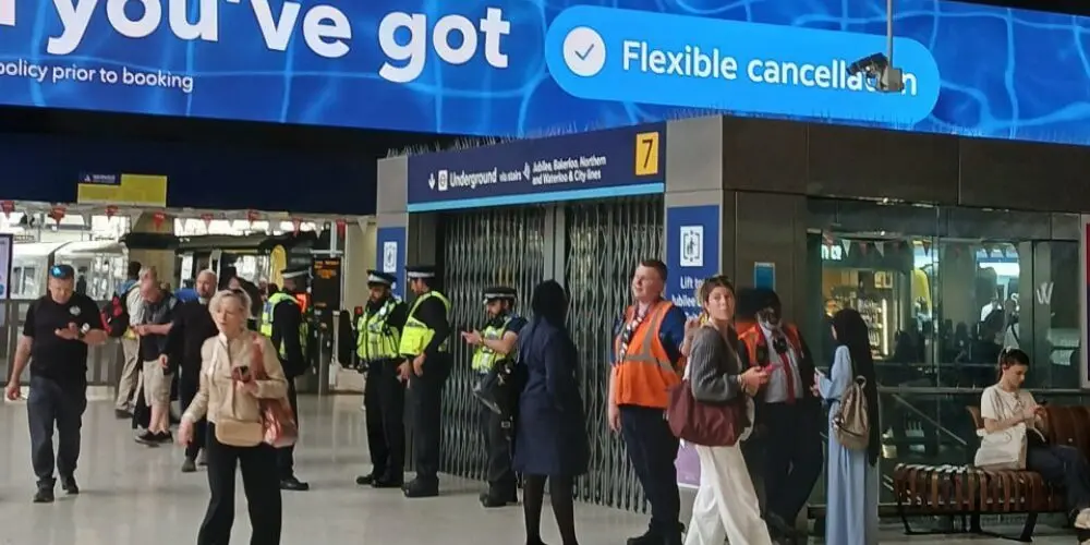 Corte eléctrico provoca caos en el metro de Londres: varias líneas suspendidas y otras con fuertes retrasos