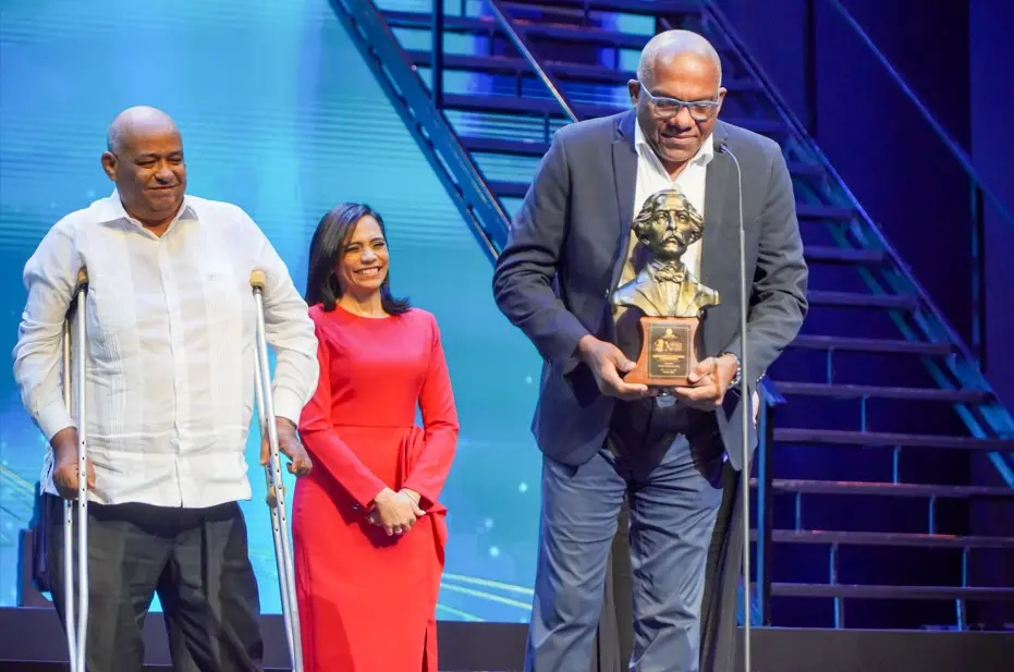 SDE Costa del Faro recibe el honor del Premio Nacional Juan Pablo Duarte