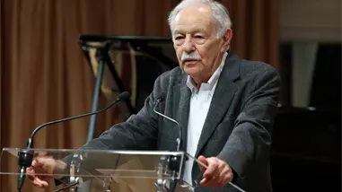 El escritor Eduardo Mendoza cree que la novela goza de una excelente salud y tiene voces nuevas