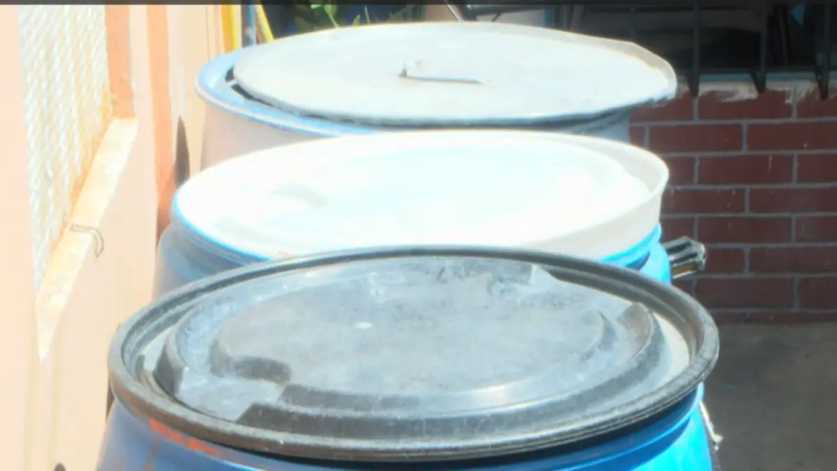 Sin agua y con embalses vacíos: barrios del Gran Santo Domingo viven una pesadilla