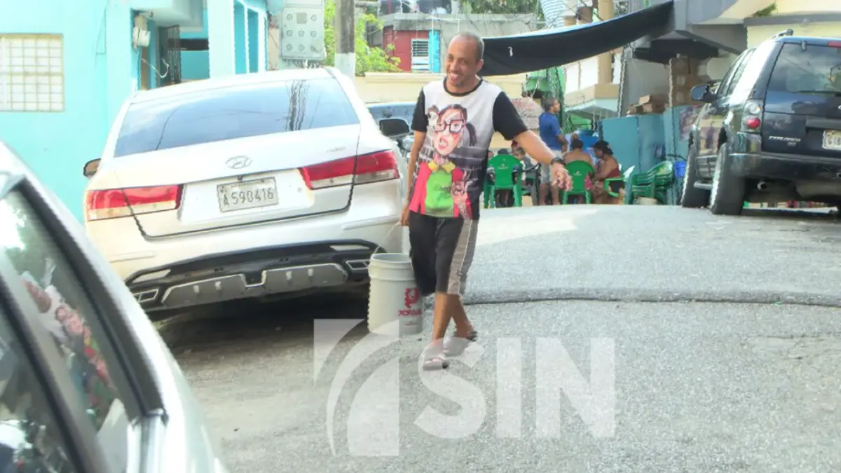 Residentes de Las Palmas de Herrera claman por agua tras dos meses de crisis
