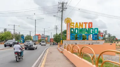 Camión perfora tubería del acueducto Barrera de Salinidad e interrumpe el suministro de agua en SDE