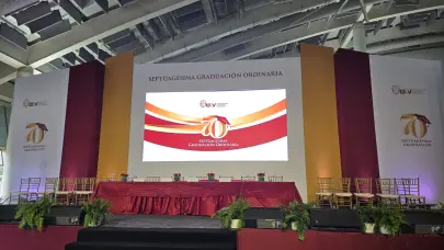 UNEV celebra su septuagésima graduación destacando el rol de la familia como cimiento de la educación