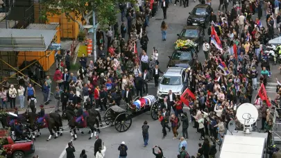 Multitud de uruguayos despide a Mujica en las calles de Montevideo antes de su velorio