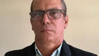 Artista plástico representará a Dominicana en exposición internacional