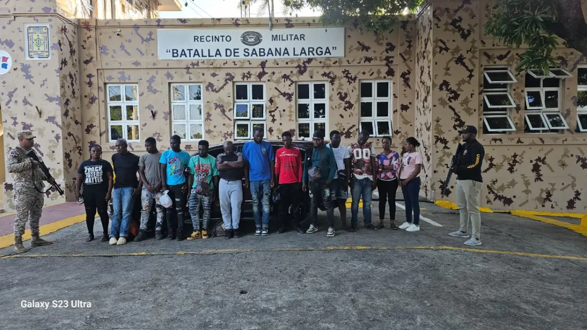 CESFRONT retiene jeepeta con 16 haitianos en estatus migratorio irregular en Dajabón