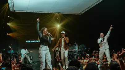 “Unción en el Aire” de World Worship gana premio a Canción del Año