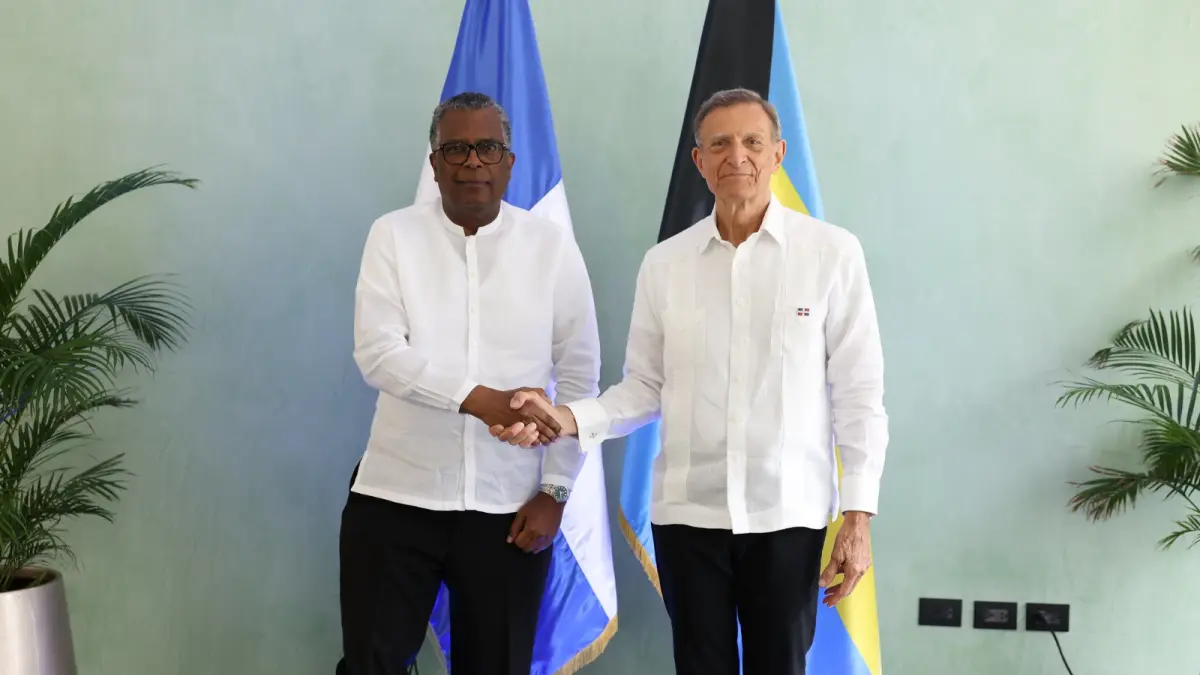 Ministros de Relaciones Exteriores de República Dominicana y Bahamas sostienen reunión bilateral para fomentar intercambio comercial y turístico