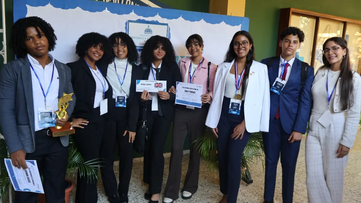 Estudiantes del Colegio San Martín de Porres se convierten en líderes globales en el Modelo Distrital de Naciones Unidas