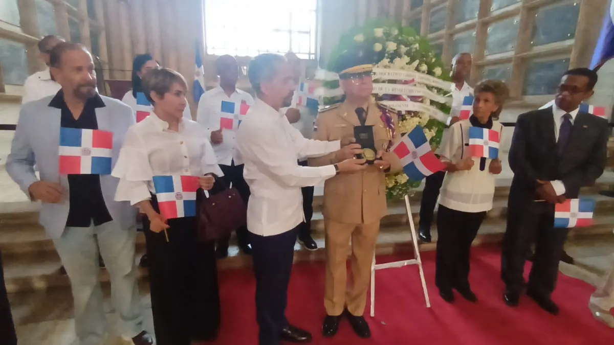 Efemérides Patrias honra al Coronel Fernández Domínguez y los militares constitucionalistas en el Día del Soldado Democrático