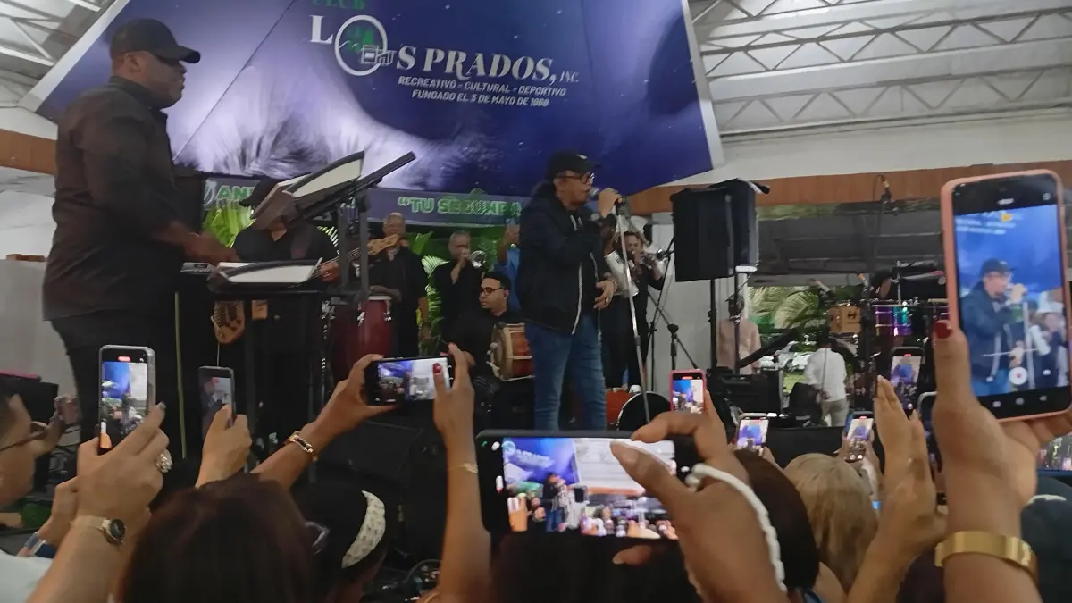 Sergio Vargas y Marcel encienden el Festival de las Madres en el Club Los Prados